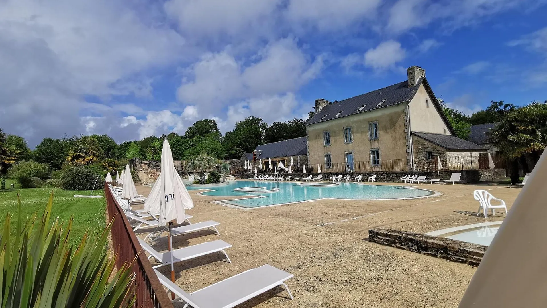 Camping Mobil-Home Dans Le Calme Du Domaine De Lanniron R24 Quimper